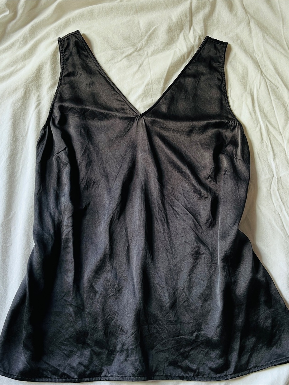 Ravella Silk V-neck blouse in Black